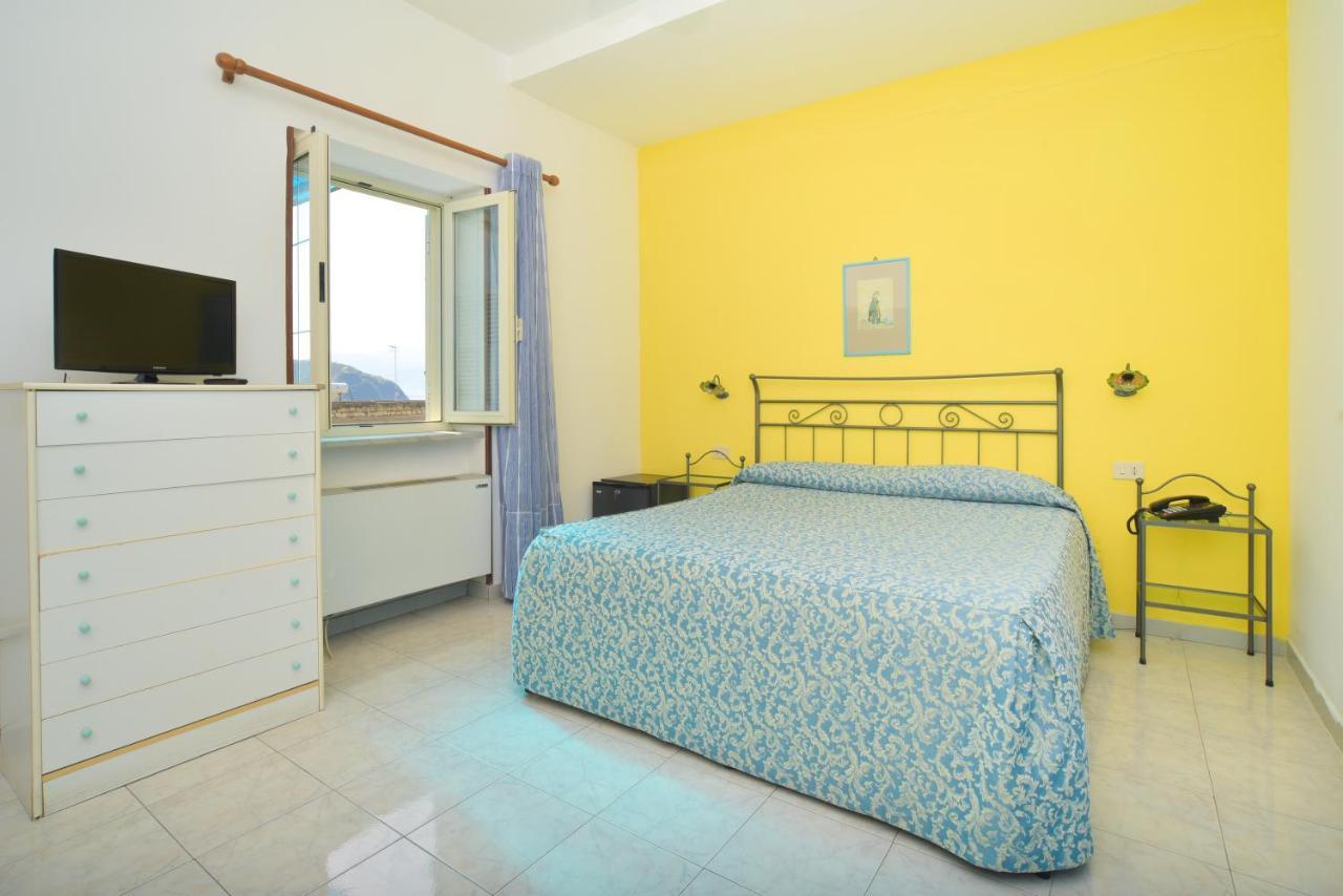 פרוסידה Hotel Celeste מראה חיצוני תמונה
