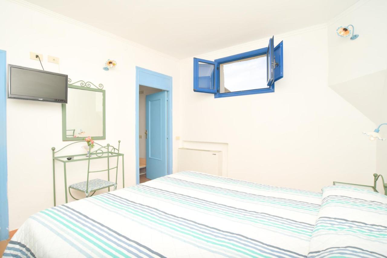 פרוסידה Hotel Celeste מראה חיצוני תמונה