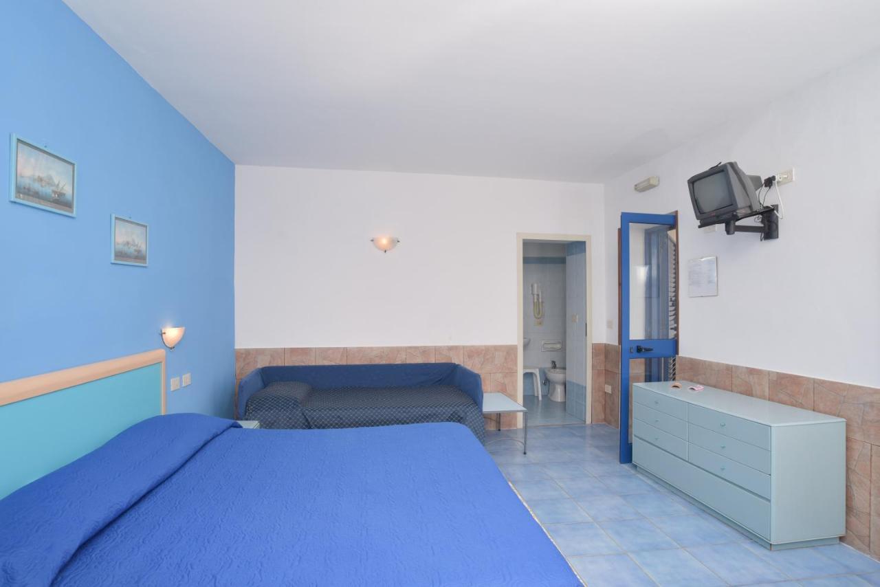 פרוסידה Hotel Celeste מראה חיצוני תמונה