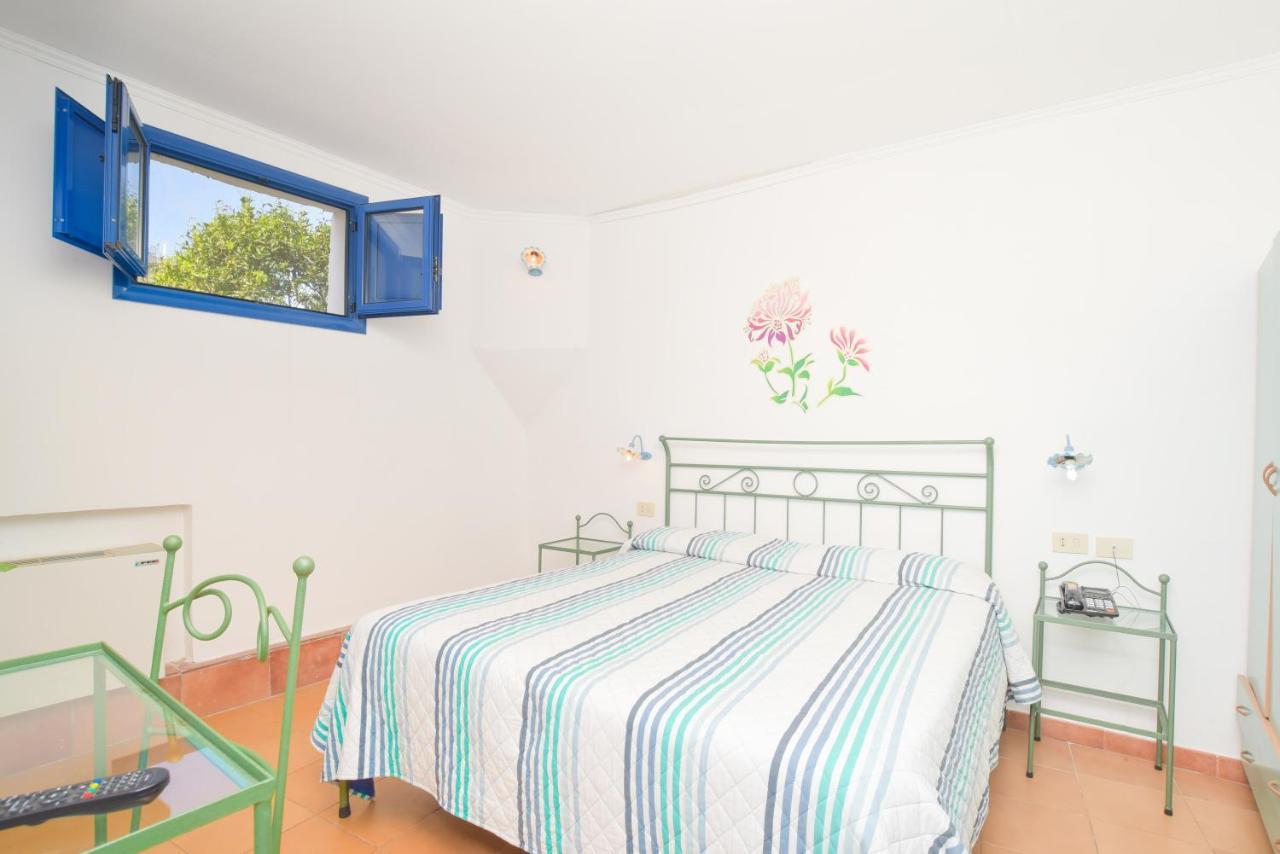 פרוסידה Hotel Celeste מראה חיצוני תמונה