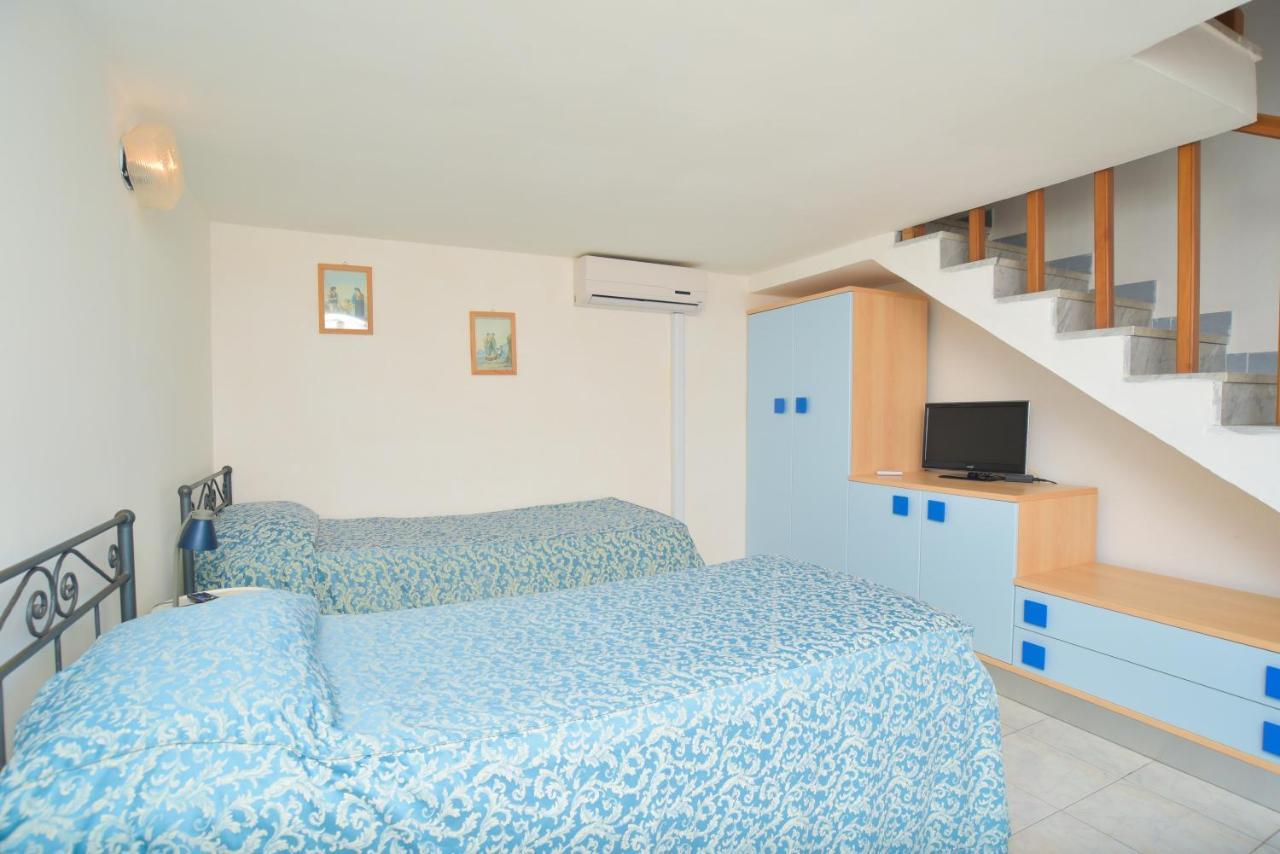 פרוסידה Hotel Celeste מראה חיצוני תמונה