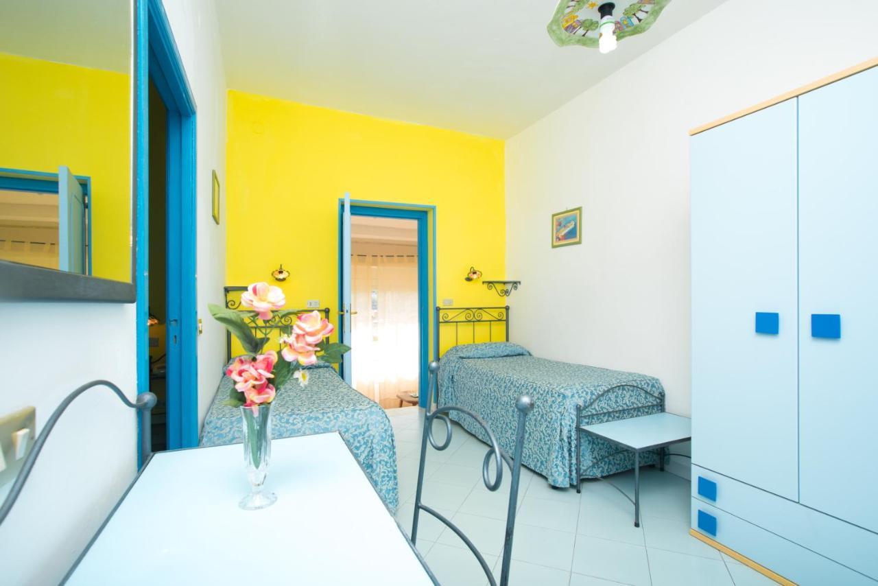 פרוסידה Hotel Celeste מראה חיצוני תמונה
