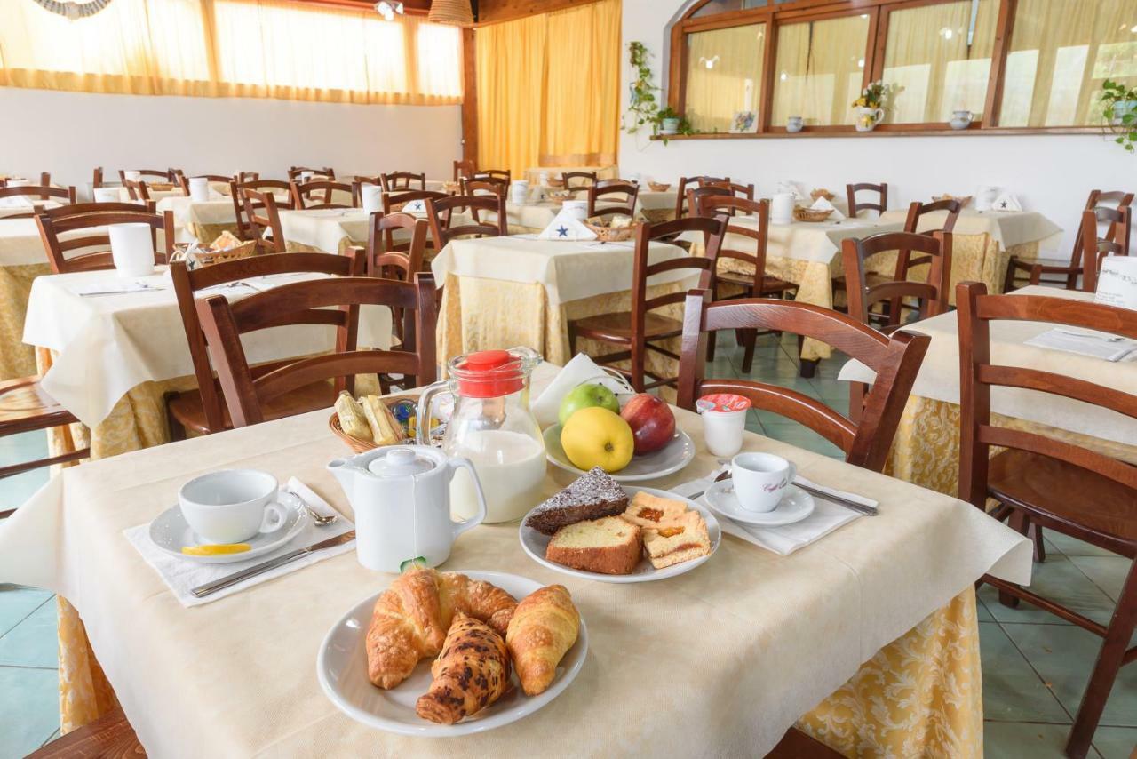 פרוסידה Hotel Celeste מראה חיצוני תמונה