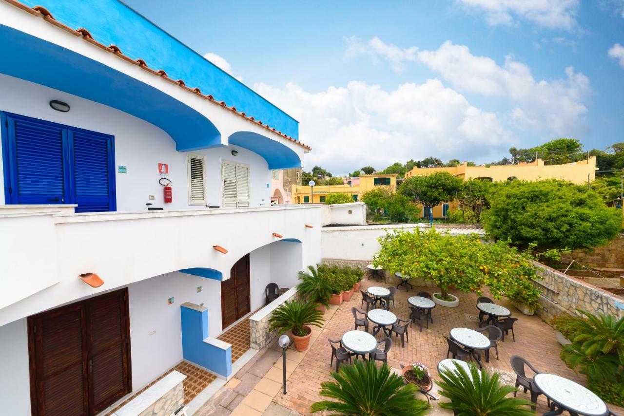 פרוסידה Hotel Celeste מראה חיצוני תמונה